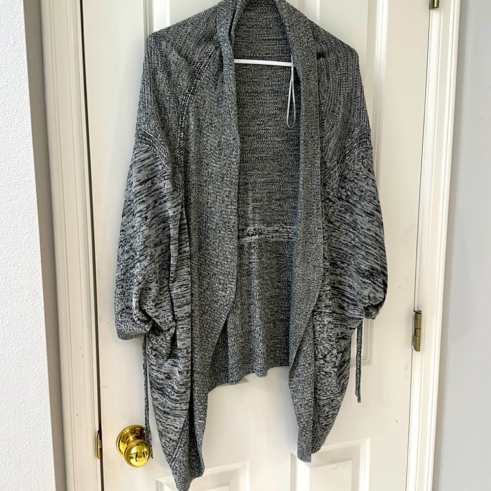 Lululemon size 4